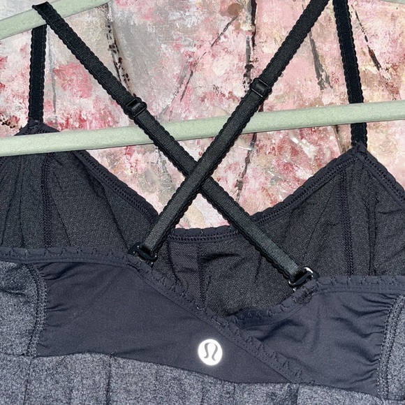 Lululemon Graceful Flow Tank Top Adjustable Strap Shelf Bra Workout Yoga sz 4 - Picture 8 of 17